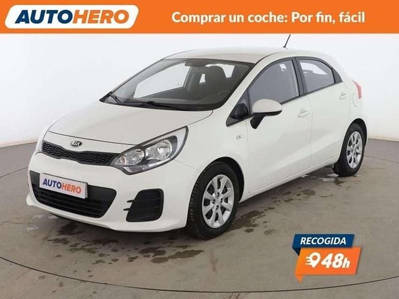 Blanco Usado 2016 Kia Rio Utilitario | 9799 € (Precio justo) - Imagen 1/3