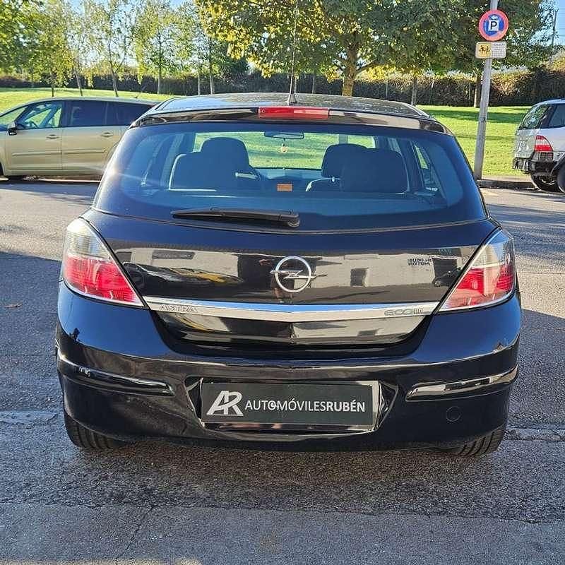 Usado Opel Astra Cosmo 109 CV (80 kW) 2009 Negro Utilitario