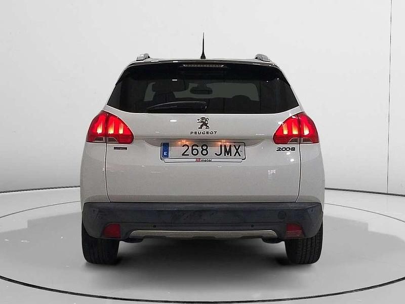 Usado Peugeot 2008 Allure 111 CV (81 kW) 2016 Blanco SUV