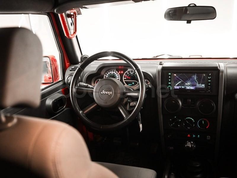 Usado Jeep Wrangler Rubicon 200 CV (147 kW) 2010 Rojo SUV