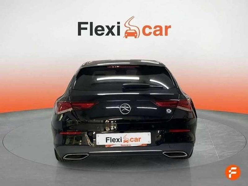 Usado Mercedes CLA200 Shooting Brake 150 CV (110 kW) 2020 Gris Familiar