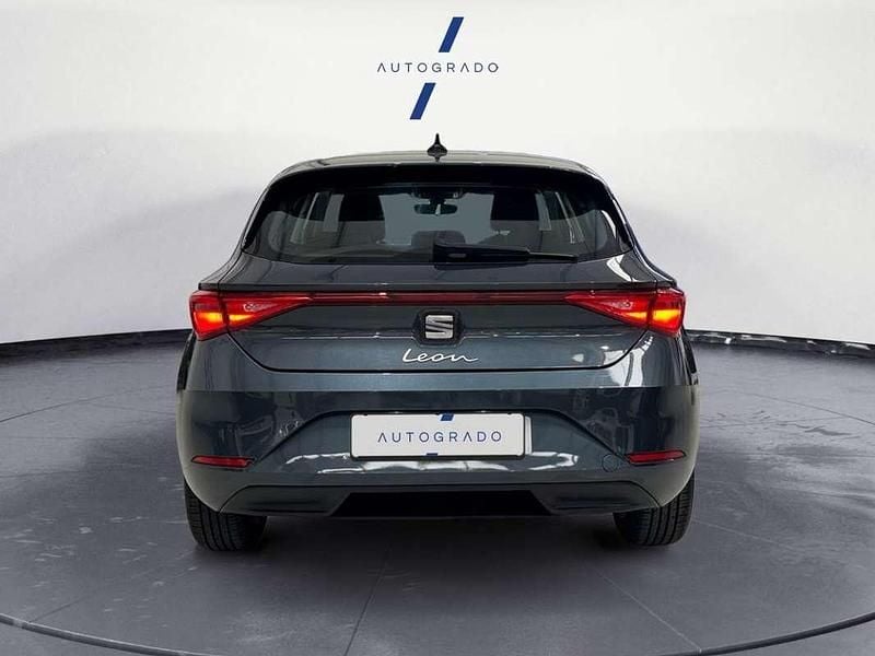 Usado Seat Leon Reference 110 HP (80 kW) 2022 Azul Citadino