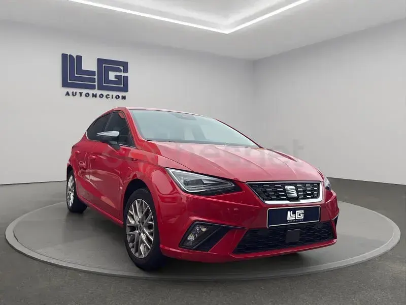 Usado Seat Ibiza 116 CV (85 kW) 2024 Rojo Utilitario