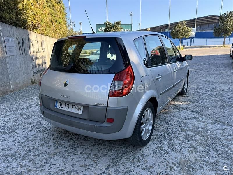 Usado Renault Scénic II 105 CV (77 kW) 2006 Gris / plata Monovolumen