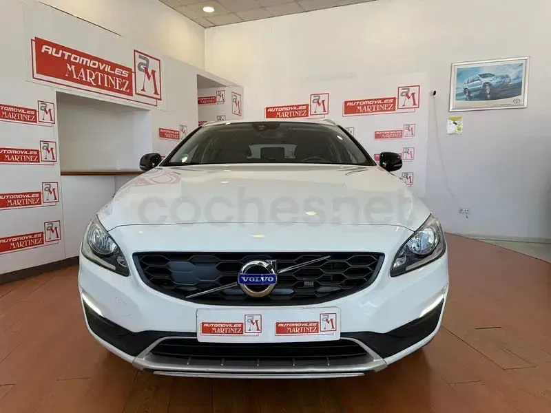 Usado Volvo V60 CC Momentum 190 CV (139 kW) 2017 Blanco Familiar