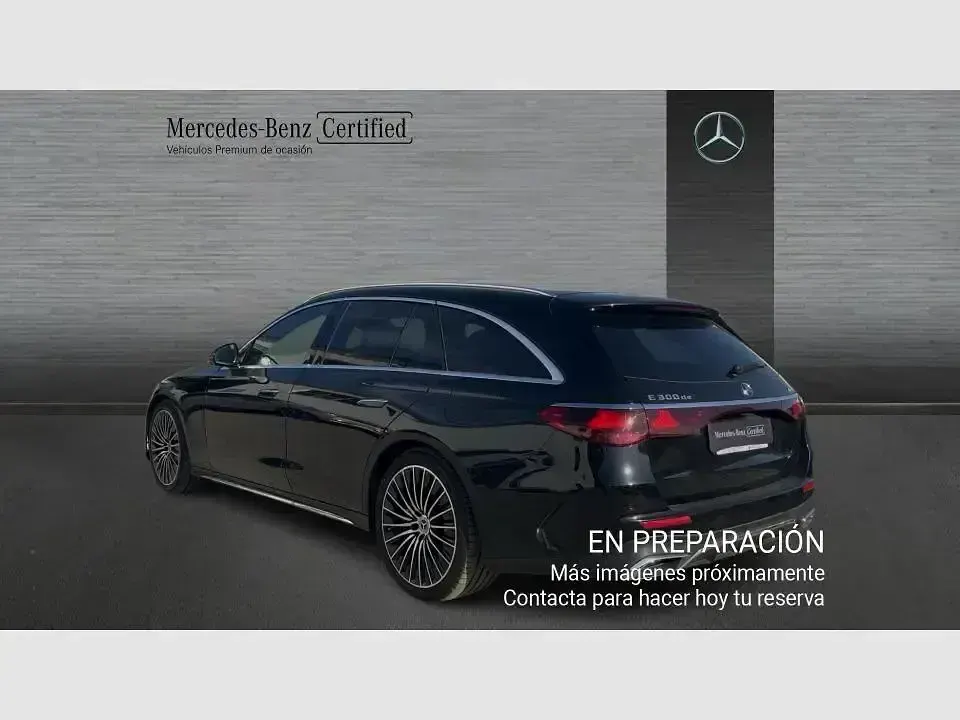 Usado Mercedes E300 AMG line 313 CV (230 kW) 2025 Negro Familiar