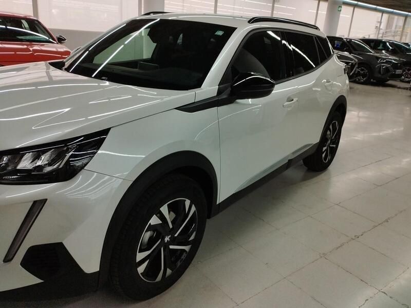 Blanco Usado 2023 Peugeot 2008 Allure SUV | 22.400 € (Caro) - Imagen 1/3