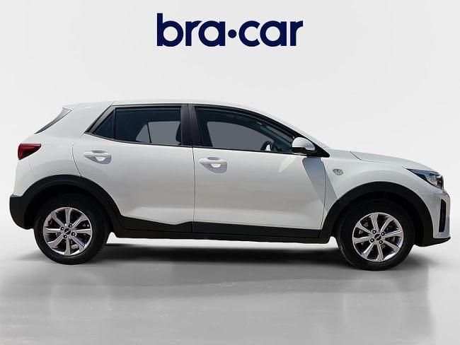 Usado Kia Stonic 84 CV (61 kW) 2022 Blanco SUV