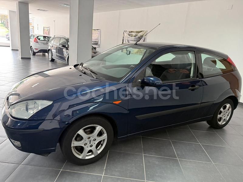 Azul Usado 2004 Ford Focus Trend Berlina | 3800 € (Caro) - Imagen 1/4