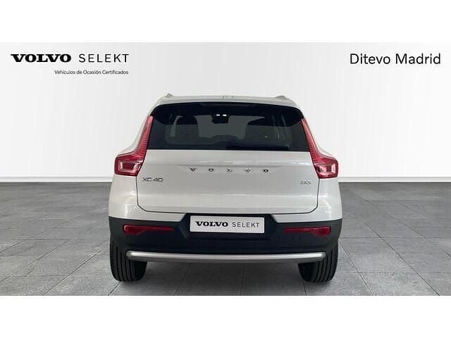 Usado Volvo XC40 Core 197 CV (144 kW) 2025 Blanco SUV