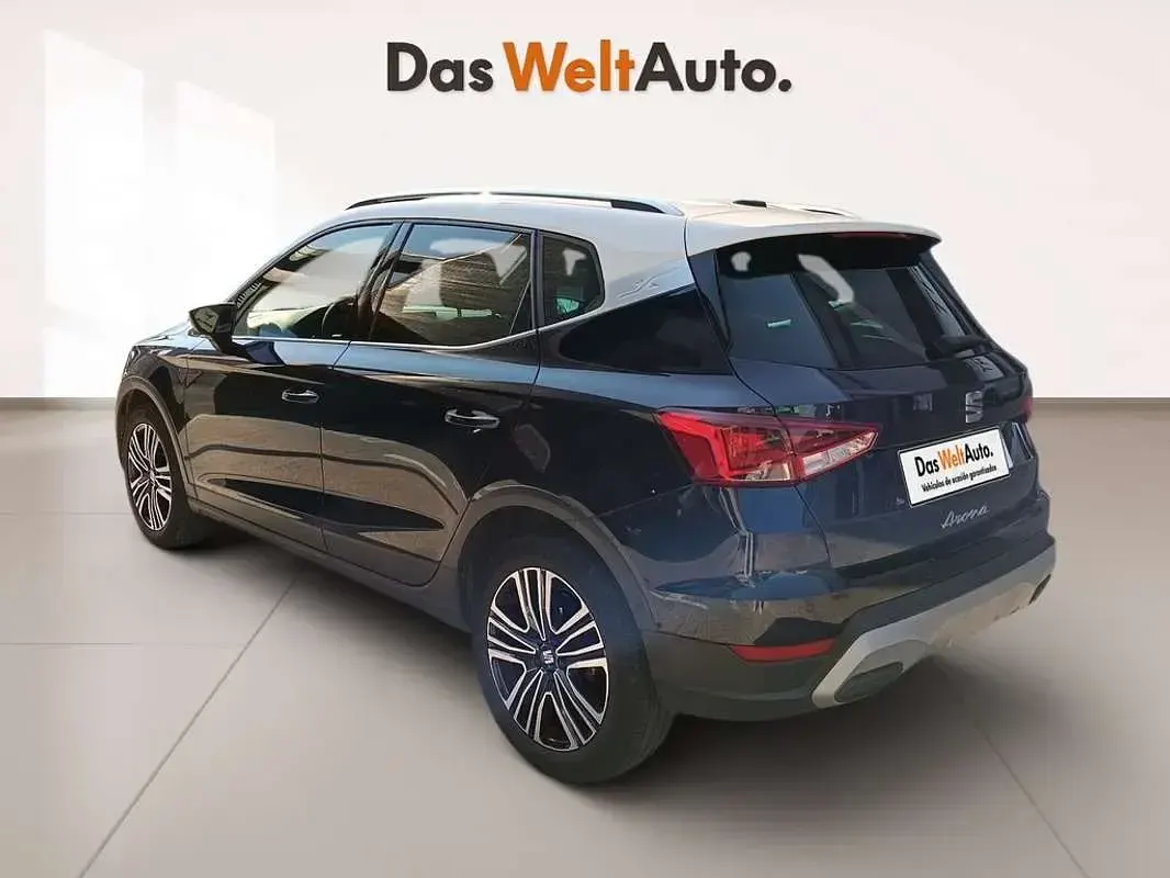 Usado Seat Arona Xperience 110 CV (80 kW) 2022 Azul SUV
