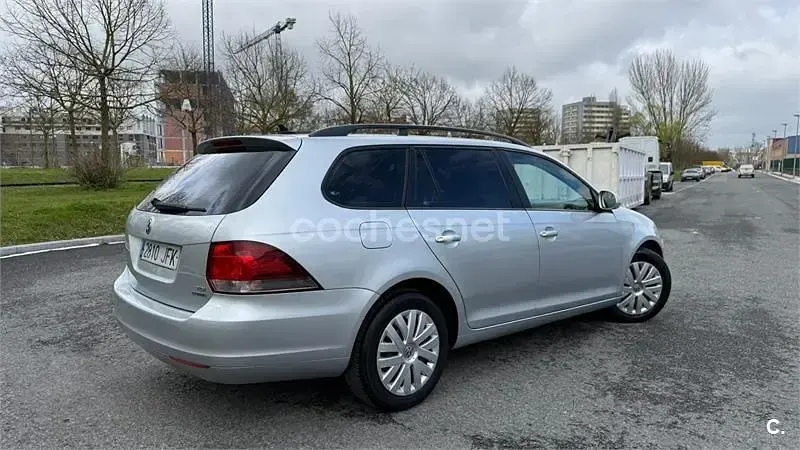 Usado VW Golf VI Advance 105 CV (77 kW) 2011 Gris / plata Utilitario