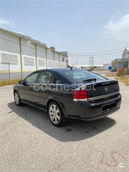 Negro Usado 2006 Opel Vectra Elegance Berlina | 1990 € - Imagen 1/1