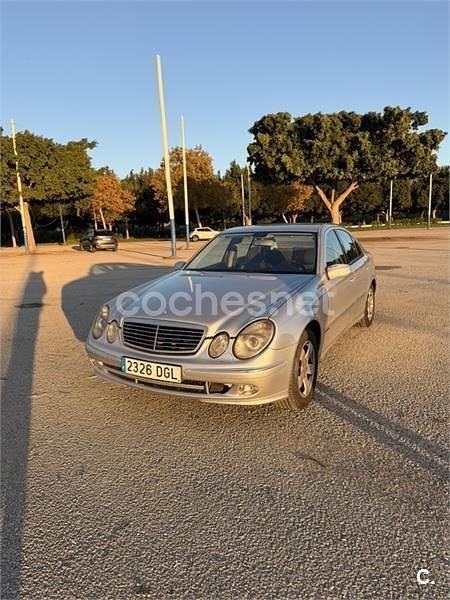 Gris / plata Usado 2005 Mercedes E270 Avantgarde Berlina | 3600 € (Precio justo) - Imagen 1/4