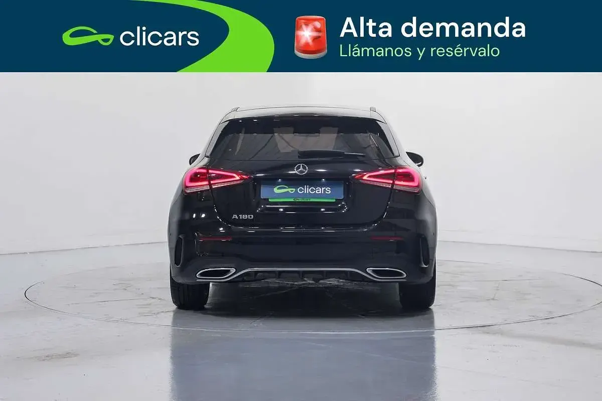 Usado Mercedes A180 136 CV (100 kW) 2020 Negro Utilitario