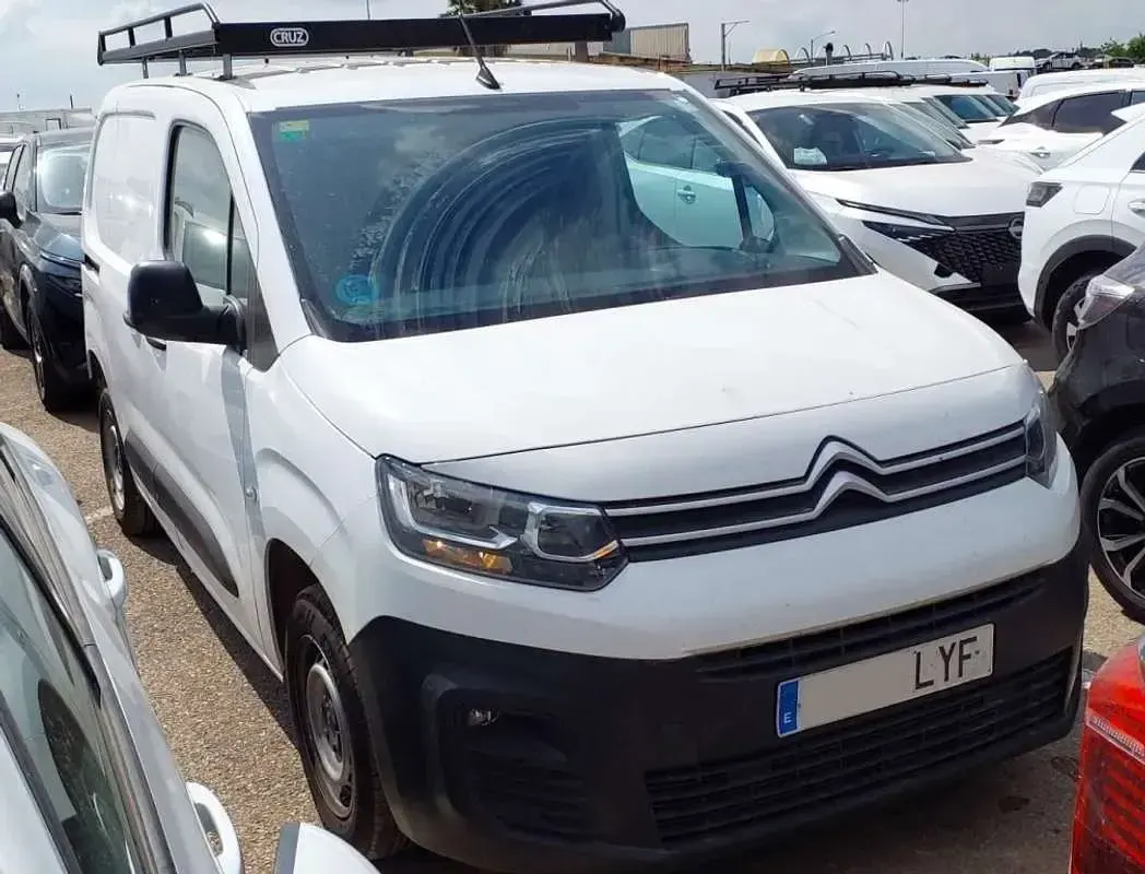 Usado Citroën Berlingo 102 CV (75 kW) 2022 Blanco Monovolumen