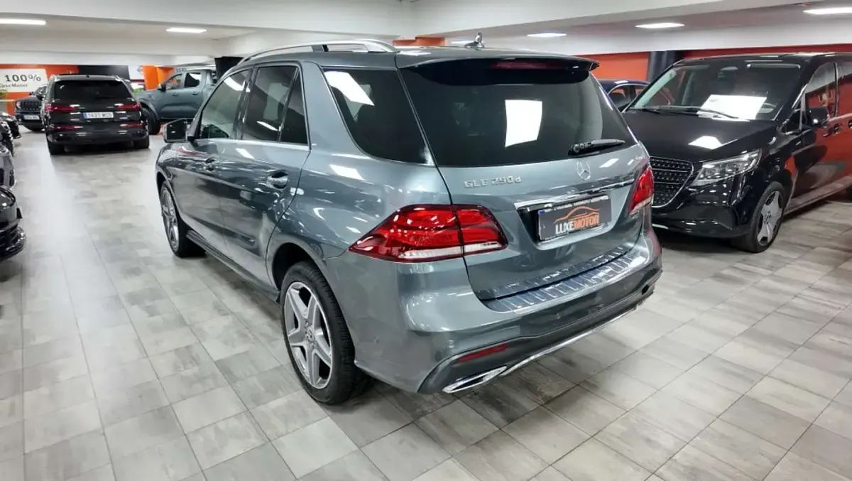 Usado Mercedes GLE250 204 CV (150 kW) 2018 Gris SUV