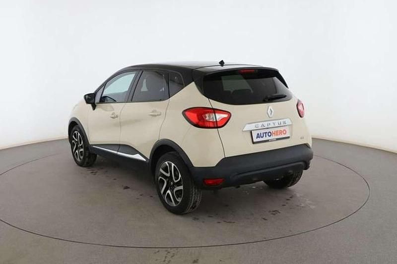 Usado Renault Captur Zen 111 CV (81 kW) 2015 Beige SUV
