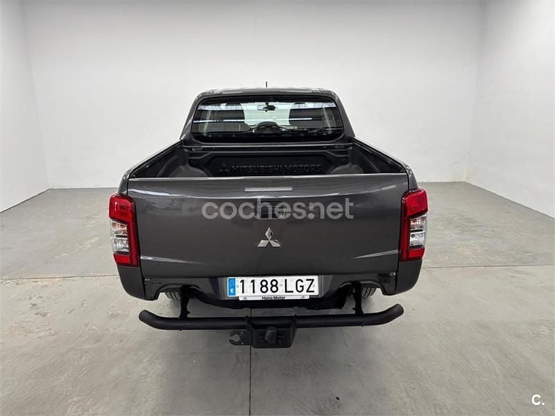 Usado Mitsubishi L200 150 CV (110 kW) 2020 Gris / plata Recogida