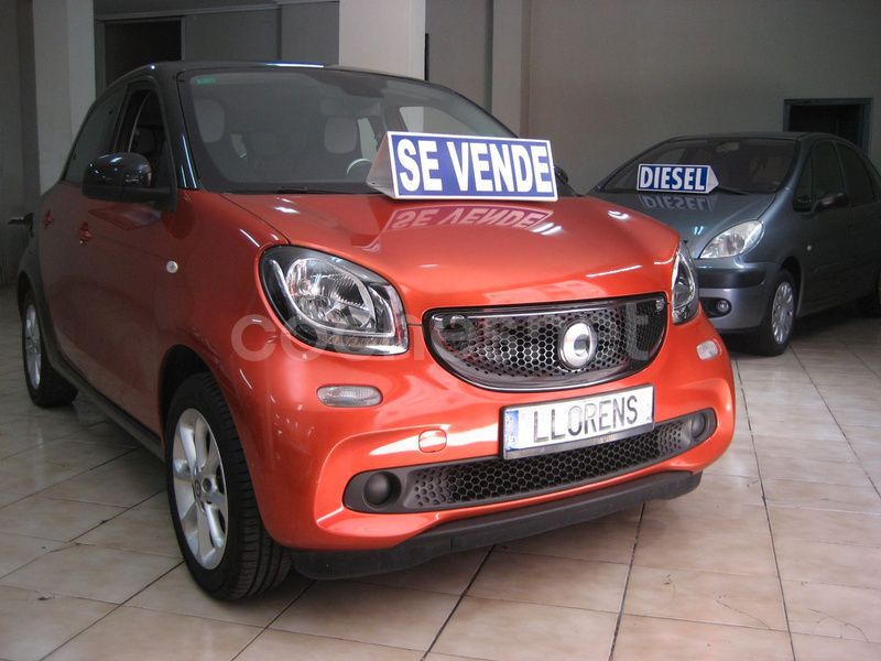 Usado Smart ForFour Passion 90 CV (66 kW) 2015 Granate Utilitario