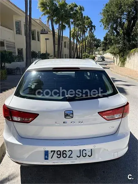 Usado Seat Leon ST Reference 105 CV (77 kW) 2015 Blanco Familiar