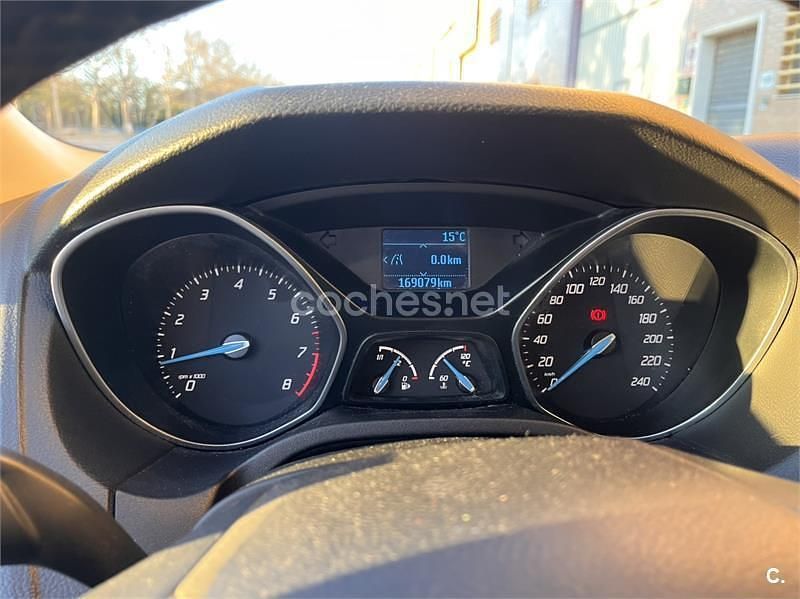 Usado Ford Focus Trend 105 CV (77 kW) 2011 Blanco Berlina