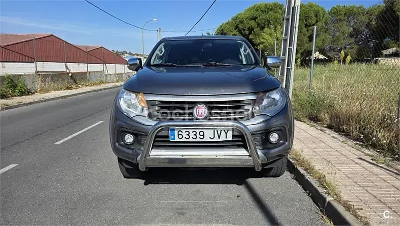 Usado Fiat Fullback Opening Edition 181 CV (133 kW) 2016 Gris / plata Pickup/Camioneta