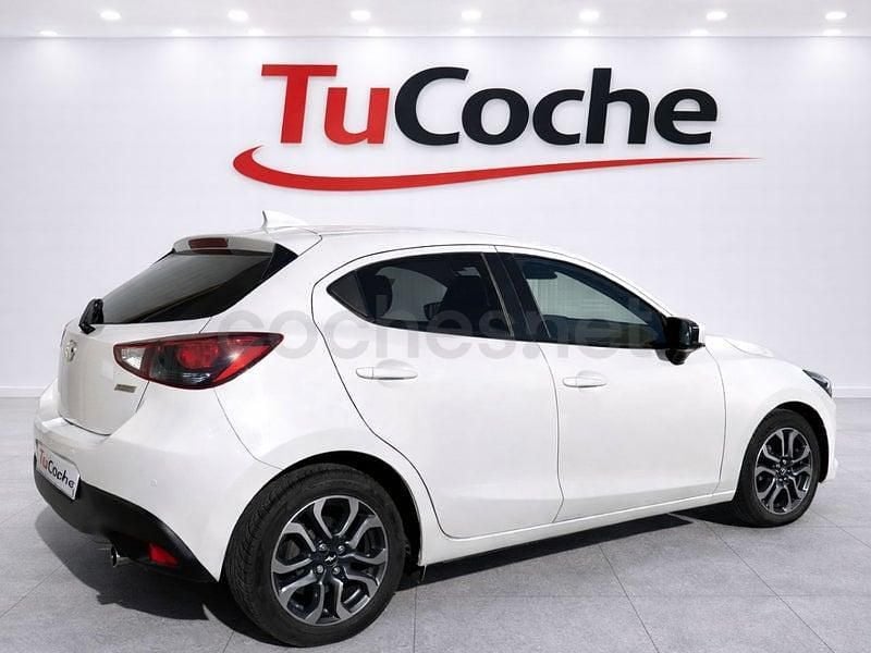 Usado Mazda 2 105 CV (77 kW) 2018 Blanco Berlina
