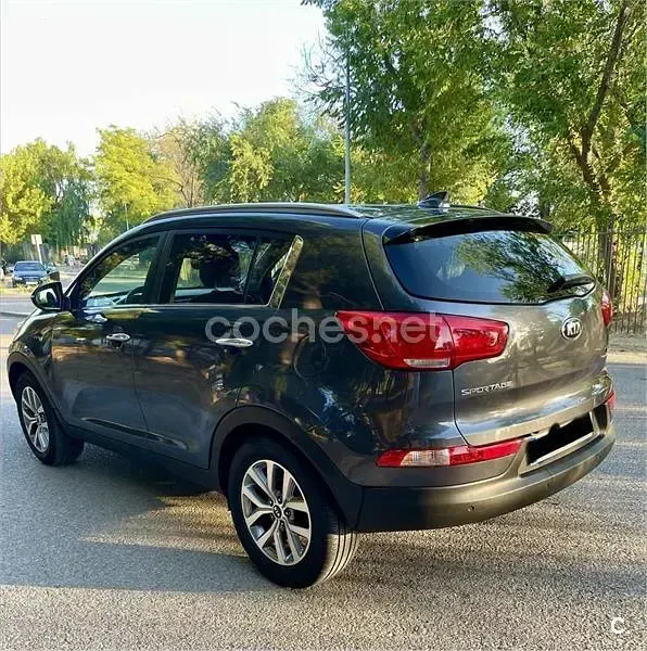 Usado Kia Sportage 135 CV (99 kW) 2016 Gris / plata SUV