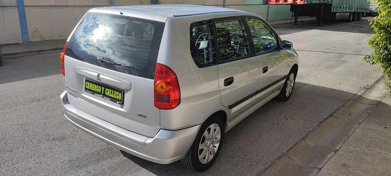 Usado Mitsubishi Space Star Plus 114 CV (83 kW) 2004 Gris Monovolumen