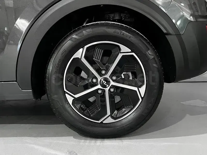 Usado Kia Niro 141 CV (103 kW) 2022 Negro SUV