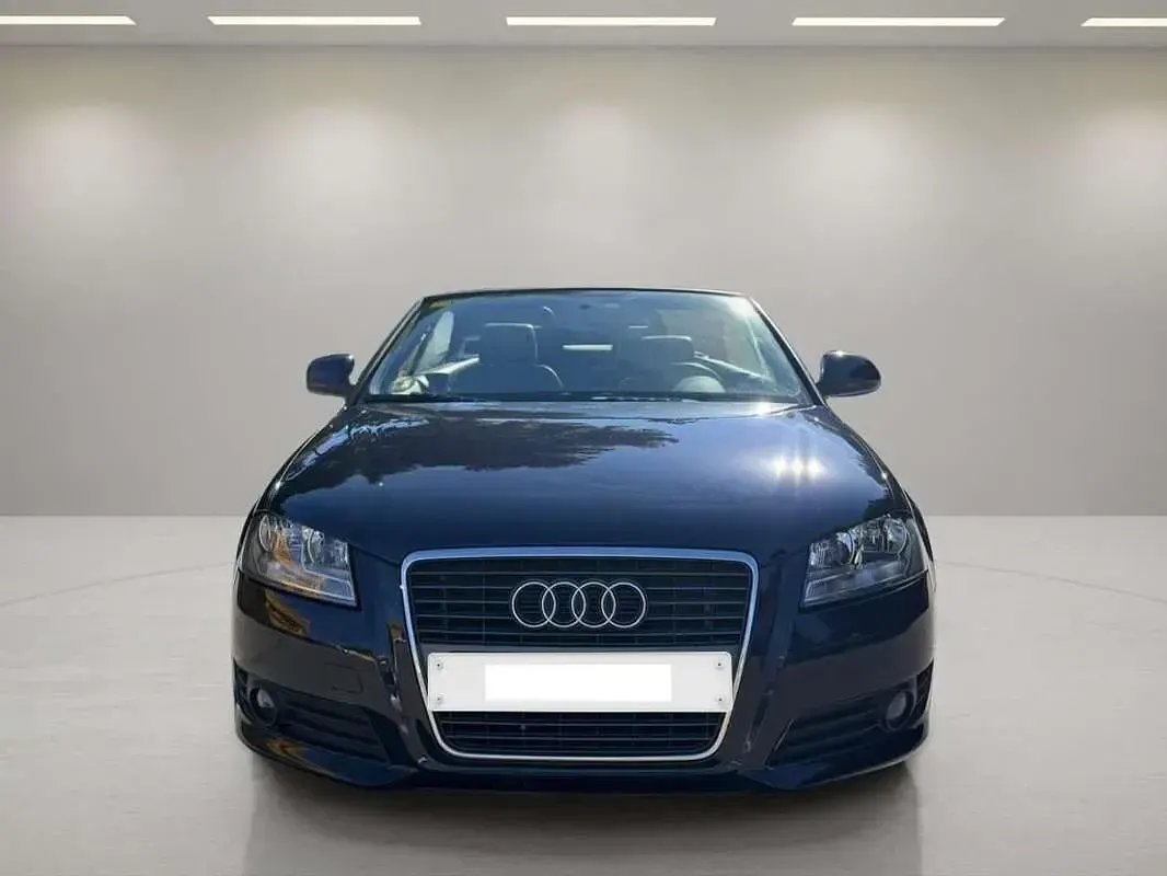 Usado Audi A3 Cabriolet Attraction 140 CV (102 kW) 2010 Azul Descapotable