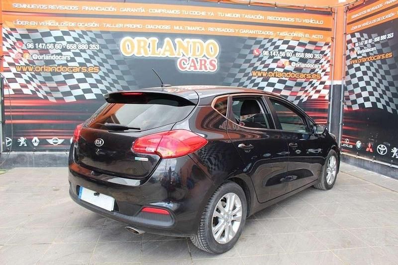 Usado Kia Ceed GT 90 HP (66 kW) 2015 Preto Citadino