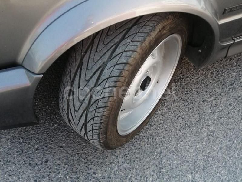 Usado VW Golf Cabriolet 112 CV (82 kW) 1988 Gris / plata Descapotable