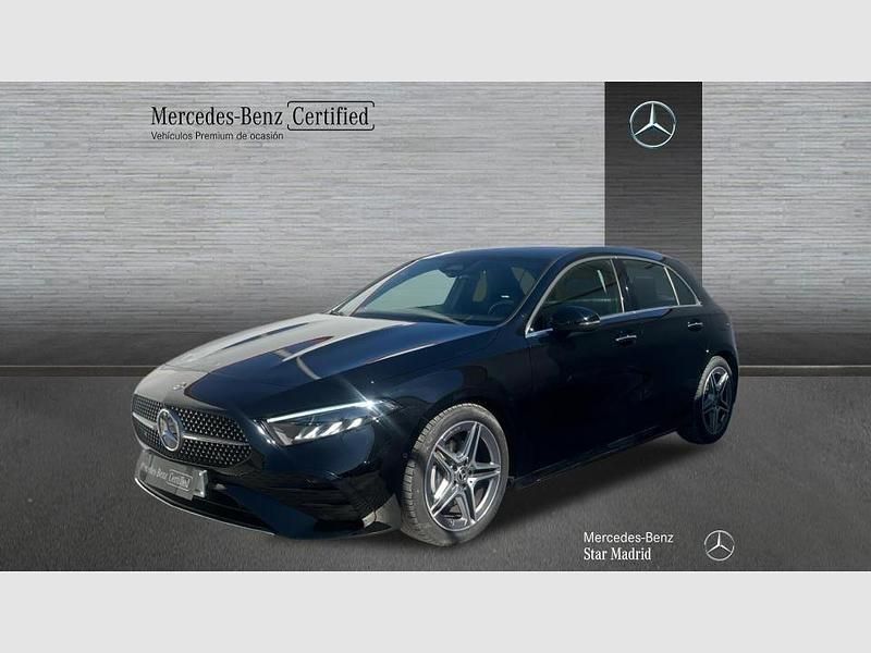 Negro Usado 2024 Mercedes A180 AMG line Berlina | 32.490 € (Precio justo) - Imagen 1/4