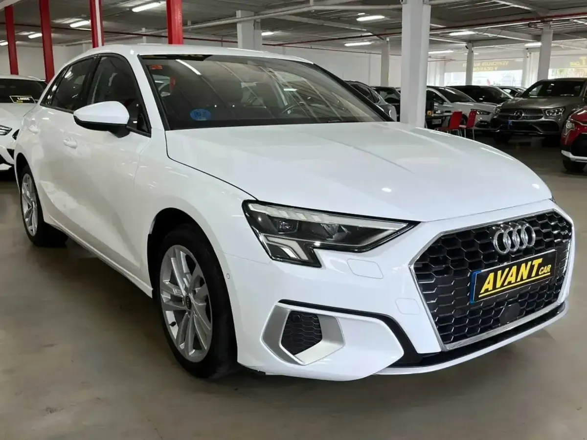 Usado Audi A3 Sportback Advanced 204 CV (150 kW) 2021 Blanco Utilitario