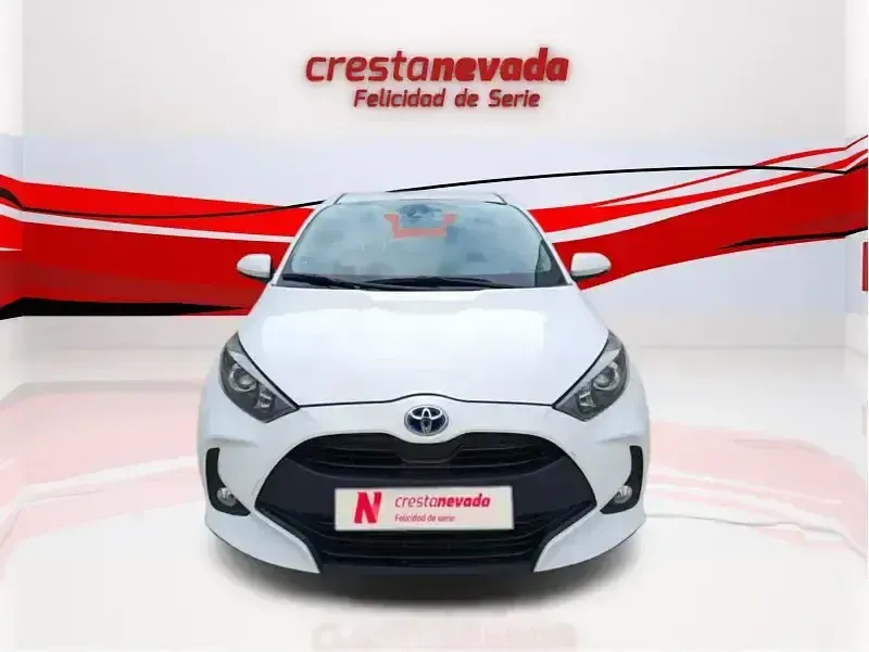 Usado Toyota Yaris Active 116 CV (85 kW) 2021 Blanco Utilitario