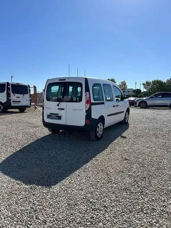 Usado Renault Kangoo 95 CV (69 kW) 2021 Blanco Berlina