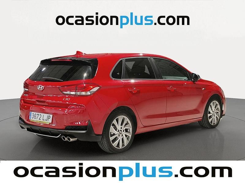 Usado Hyundai i30 N Line 120 CV (88 kW) 2020 Rojo