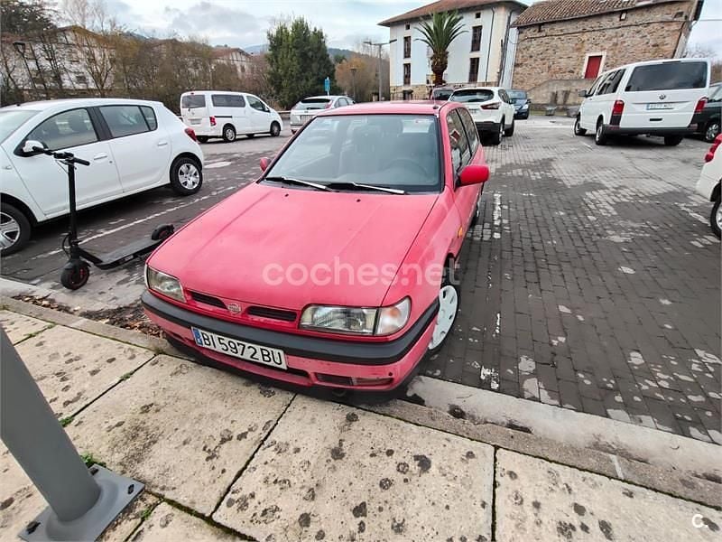 Usado Nissan Sunny 102 CV (75 kW) 1994 Rojo Berlina