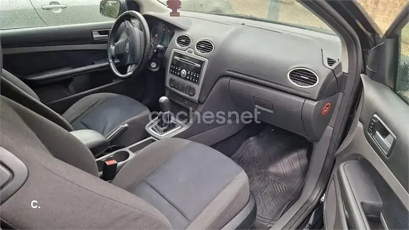 Usado Ford Focus Sport 115 CV (84 kW) 2006 Negro Berlina
