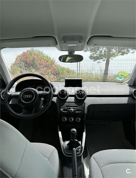 Usado Audi A1 Ambition 86 CV (63 kW) 2011 Gris / plata Berlina