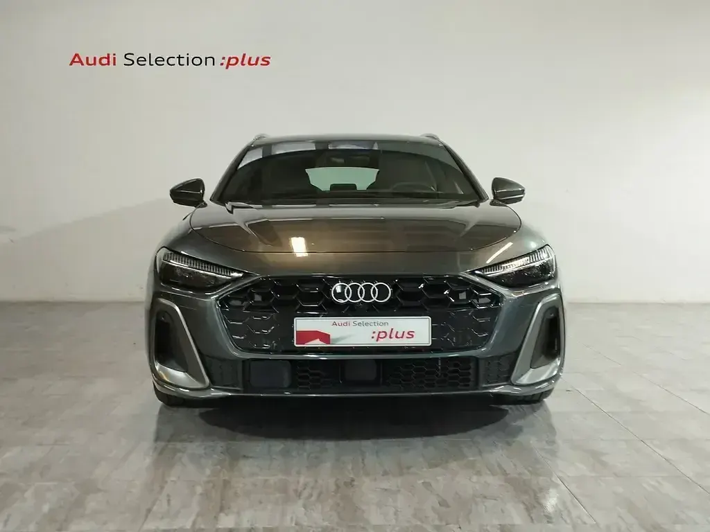 Usado Audi A5 S-Line 204 CV (150 kW) 2025 Gris Familiar