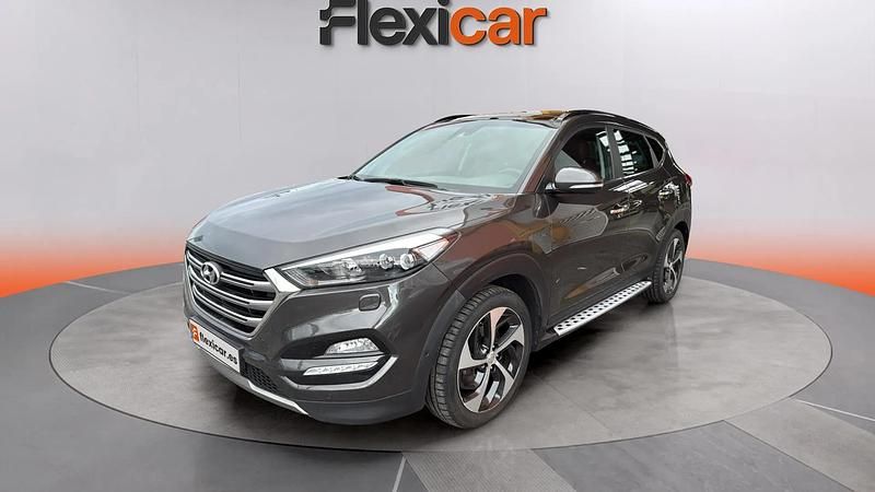 Usado Hyundai Tucson Style 177 CV (130 kW) 2017 Gris SUV