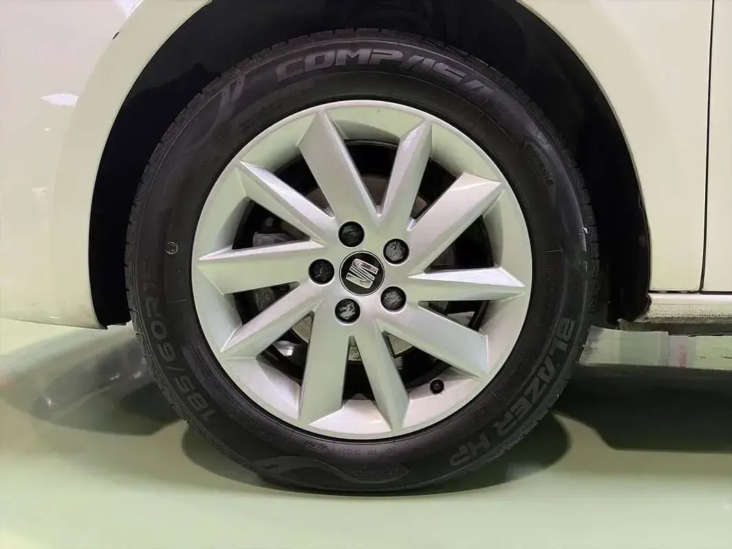 Usado Seat Ibiza Reference 90 CV (66 kW) 2017 Blanco Utilitario