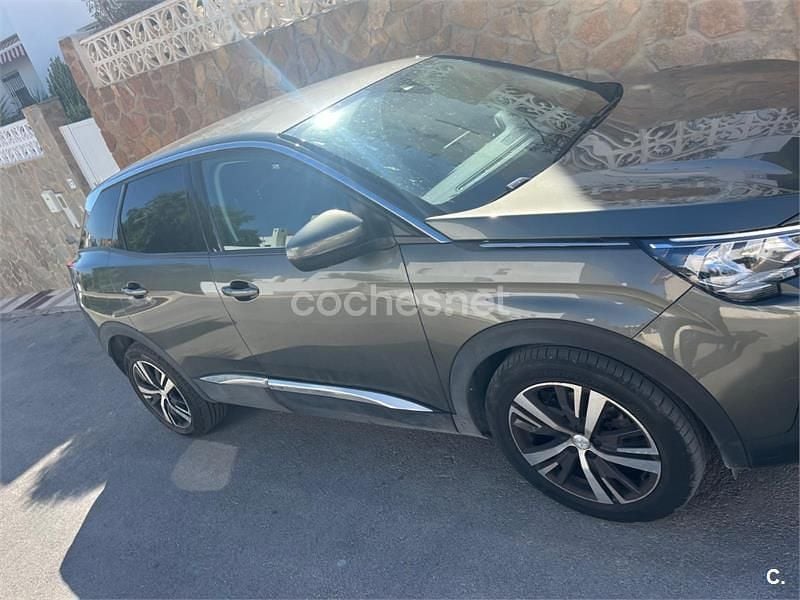 Verde Usado 2019 Peugeot 3008 Allure SUV | 14.500 € (Precio justo) - Imagen 1/4