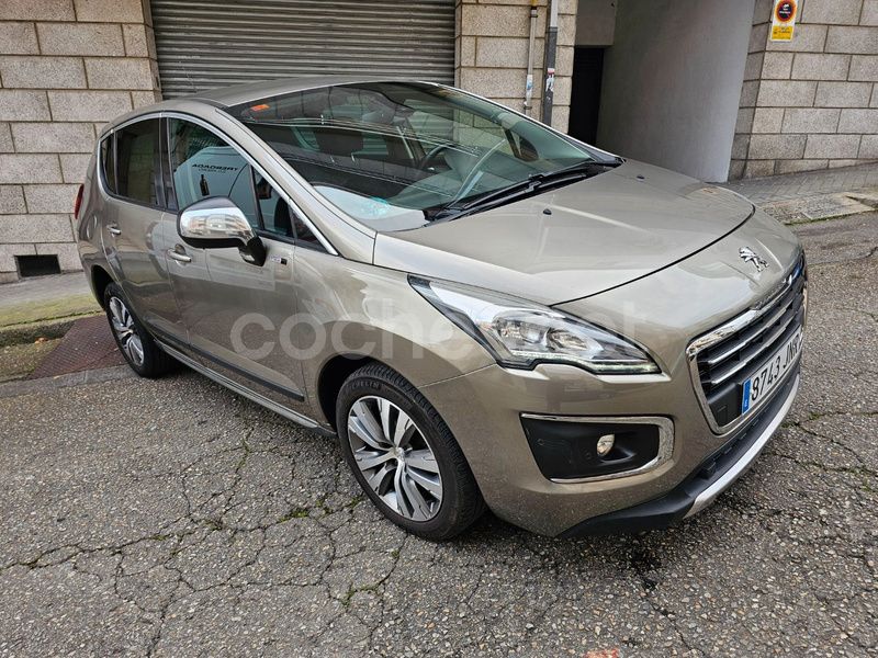 Usado Peugeot 3008 Allure 120 CV (88 kW) 2016 Beige Berlina