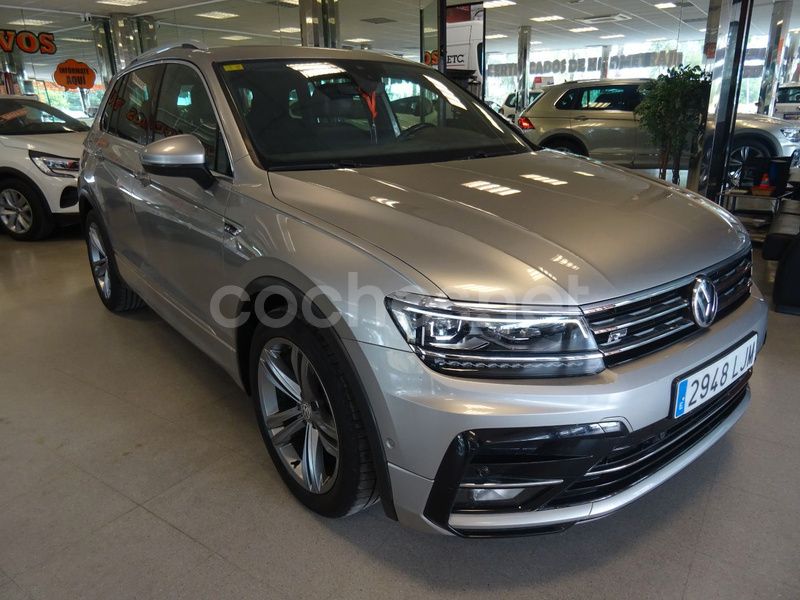 Gris / plata Usado 2020 VW Tiguan R-line SUV | 27.999 € (Un poco caro) - Imagen 1/4