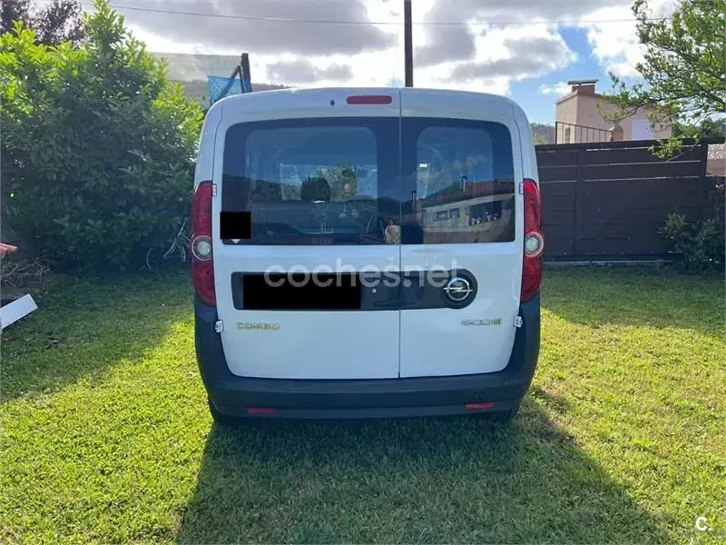 Usado Opel Combo Expression 90 CV (66 kW) 2016 Blanco Monovolumen