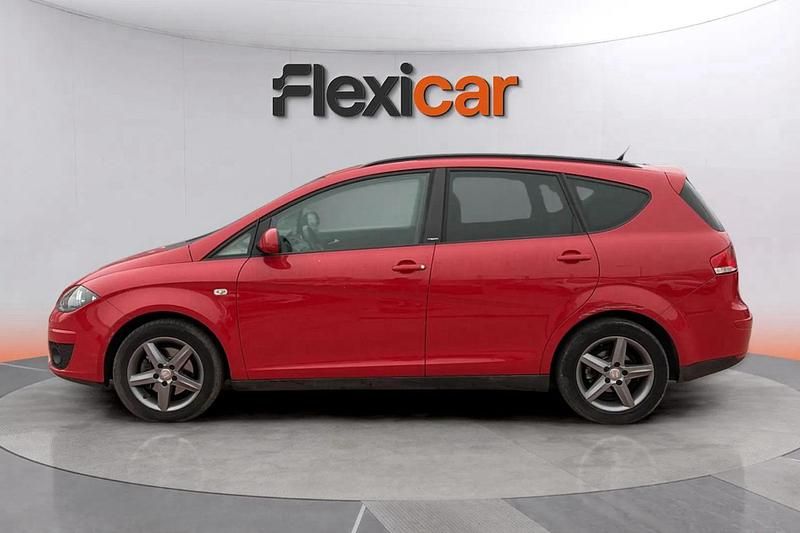 Usado Seat Altea XL Ecomotive 105 CV (77 kW) 2015 Rojo Monovolumen